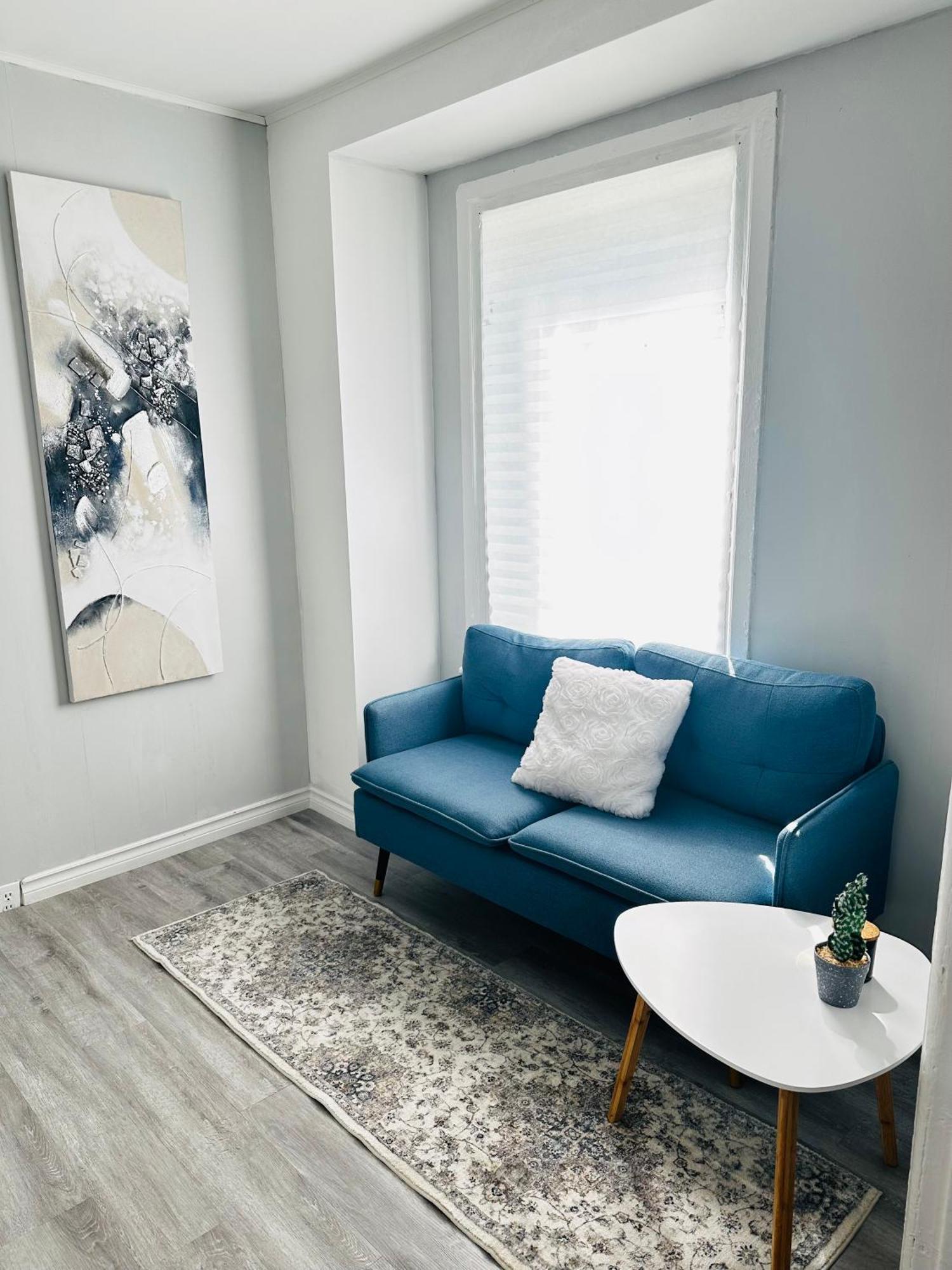 Апартаменты Cozy 2Br House Near Centre With Patio, Bbq, Backyard, And Netflix Питерборо Экстерьер фото