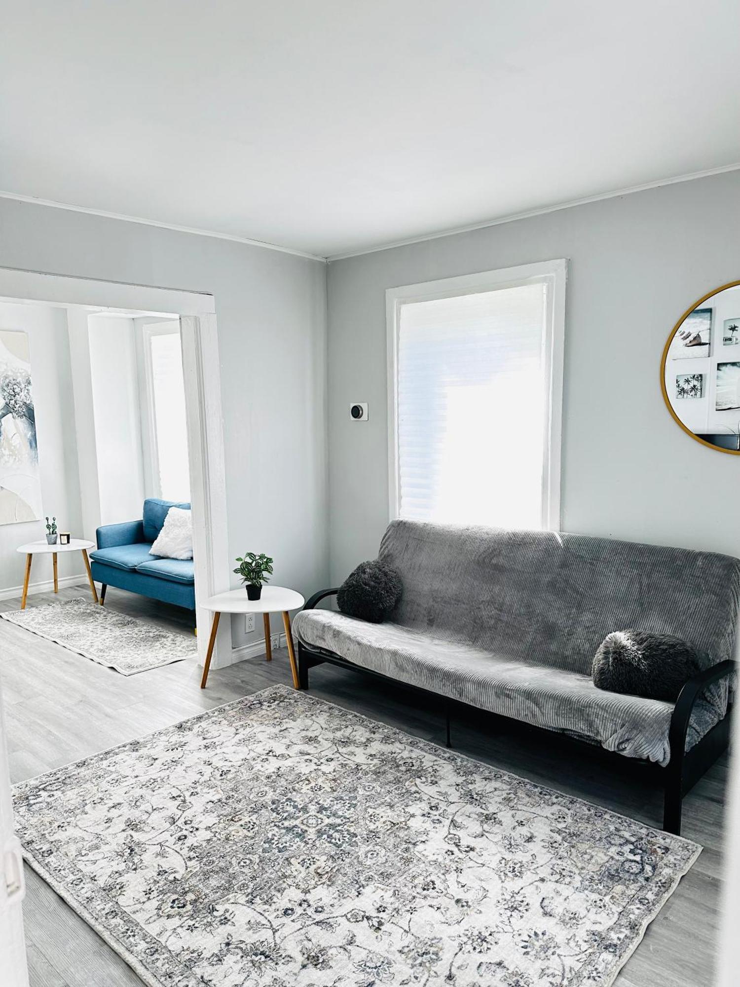 Апартаменты Cozy 2Br House Near Centre With Patio, Bbq, Backyard, And Netflix Питерборо Экстерьер фото