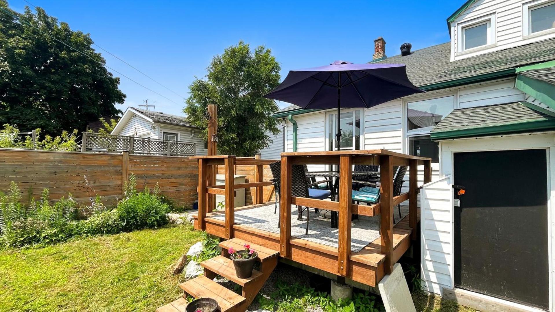 Апартаменты Cozy 2Br House Near Centre With Patio, Bbq, Backyard, And Netflix Питерборо Экстерьер фото