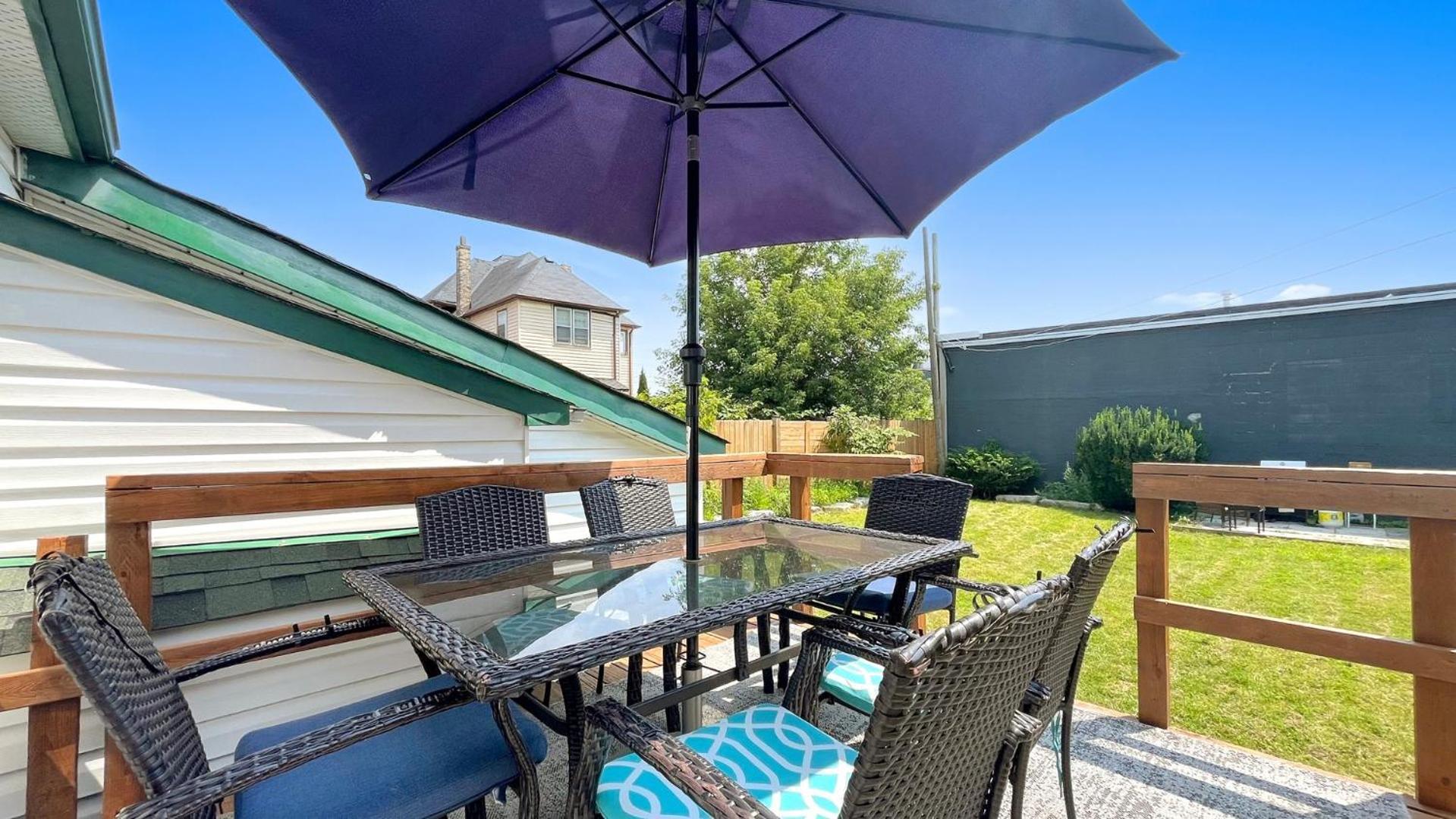 Апартаменты Cozy 2Br House Near Centre With Patio, Bbq, Backyard, And Netflix Питерборо Экстерьер фото