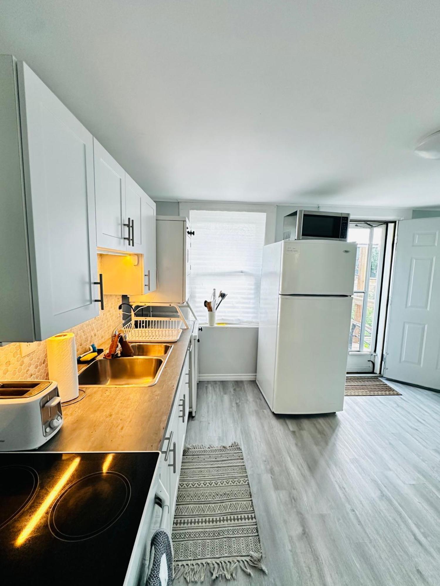 Апартаменты Cozy 2Br House Near Centre With Patio, Bbq, Backyard, And Netflix Питерборо Экстерьер фото